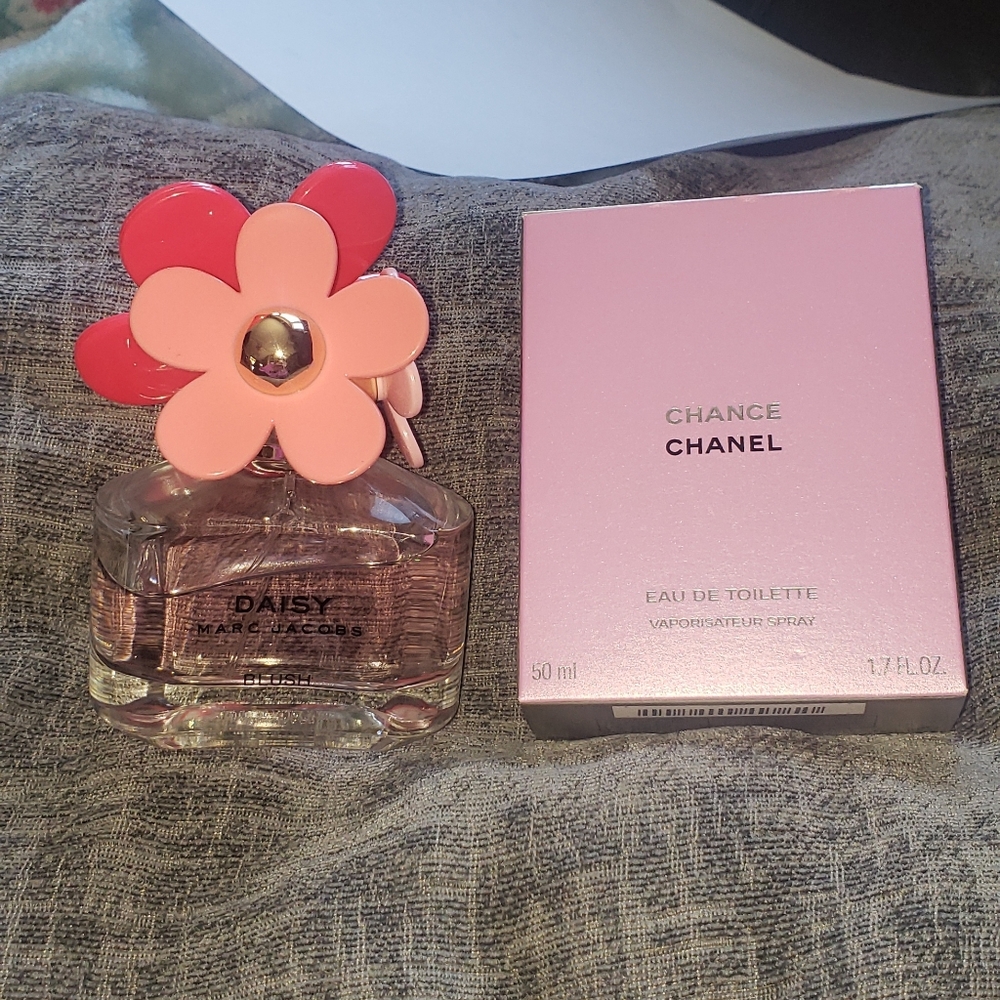 Daisy by Marc Jacobs Purfume and Chance by Chanel